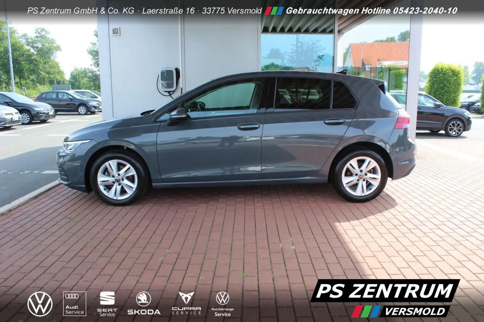 Volkswagen Golf VIII 1.0 TSI Life CAM NAVI AMBIENTE Bluetooth Gris - 2