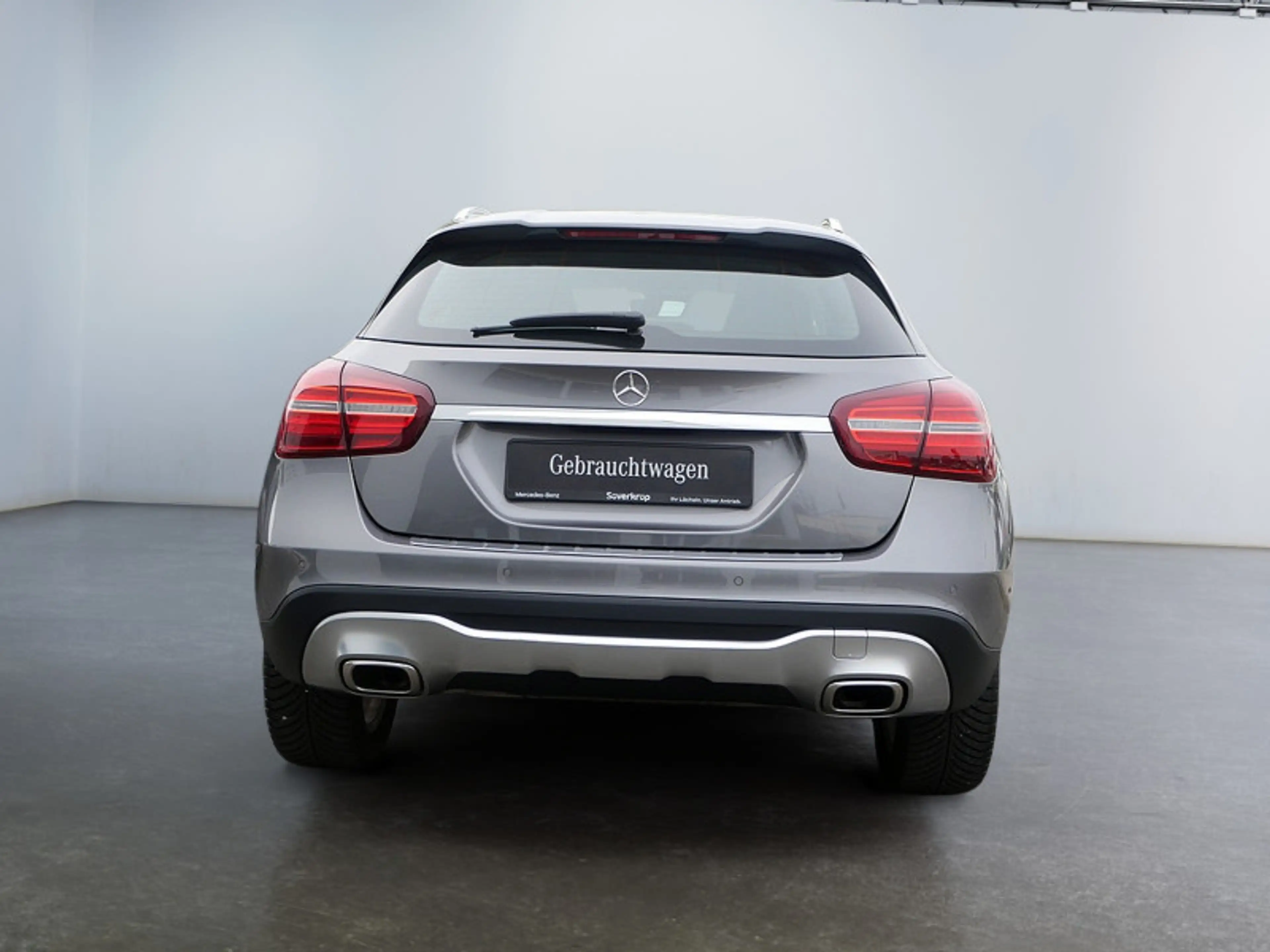 Mercedes-Benz GLA 180 PDC SHZ — photo 5