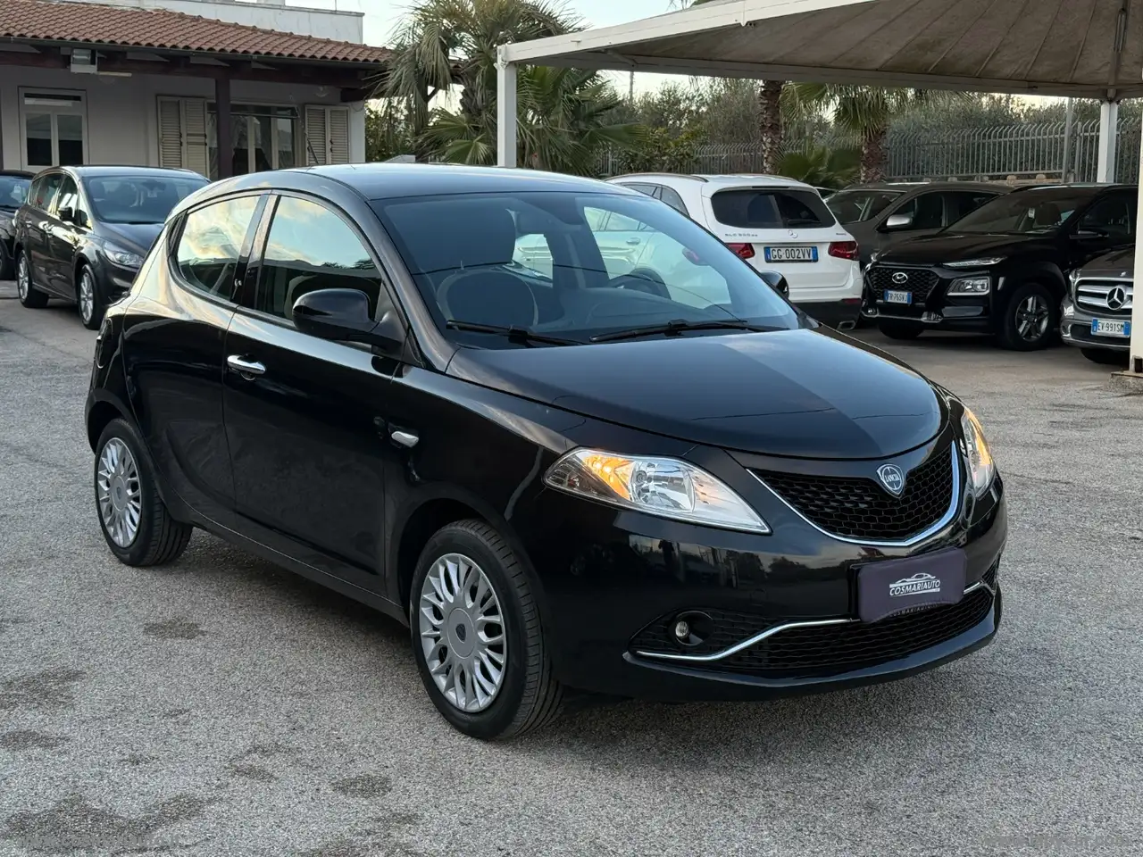 Lancia Ypsilon