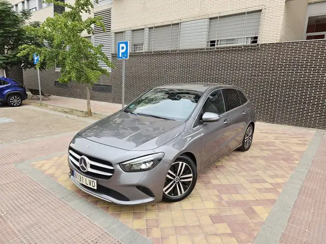 Mercedes-Benz B 180 180d 8G-DCT