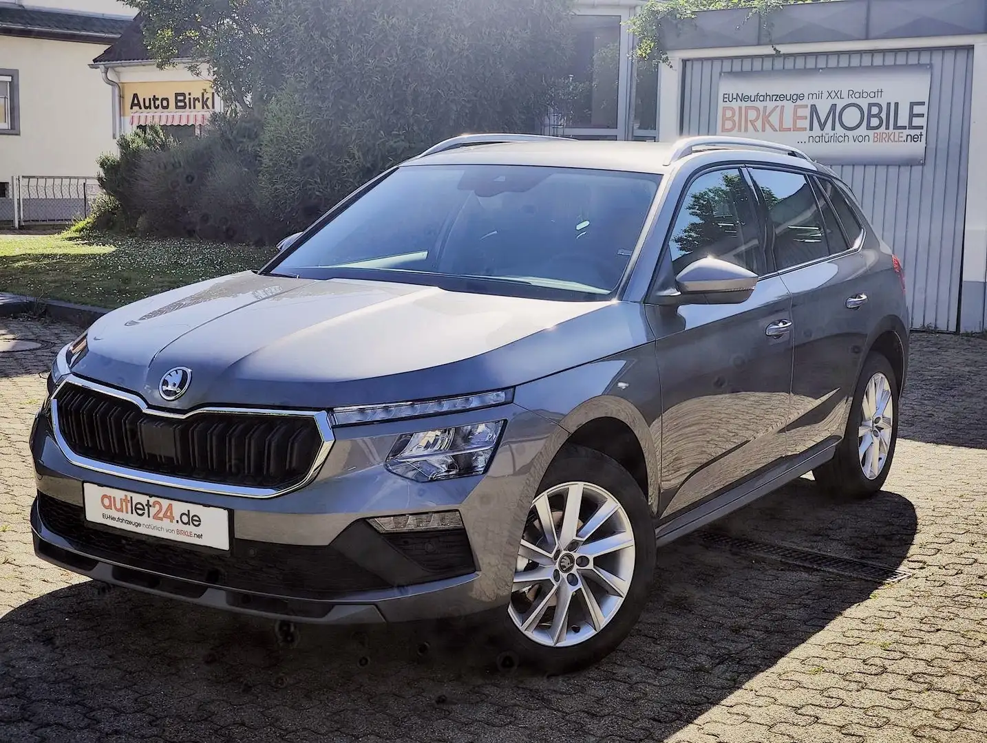 Skoda Kamiq Kamiq 130Jahre Premium Totwinkel elek. Heckklappe Grau - 1