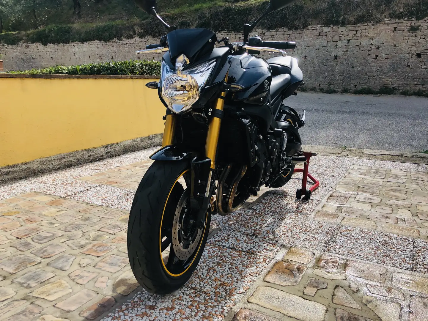 Yamaha FZ 8 no abs Zwart - 2