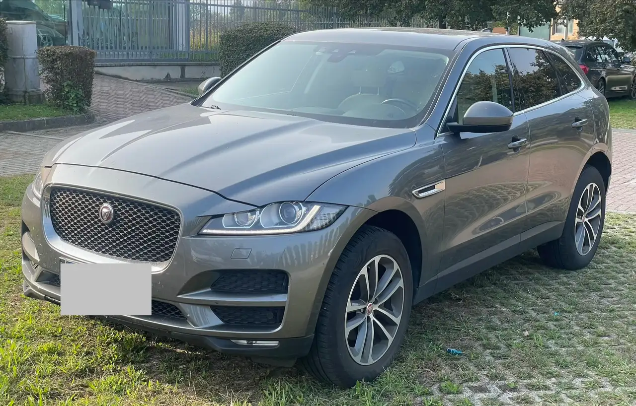 Jaguar F-Pace