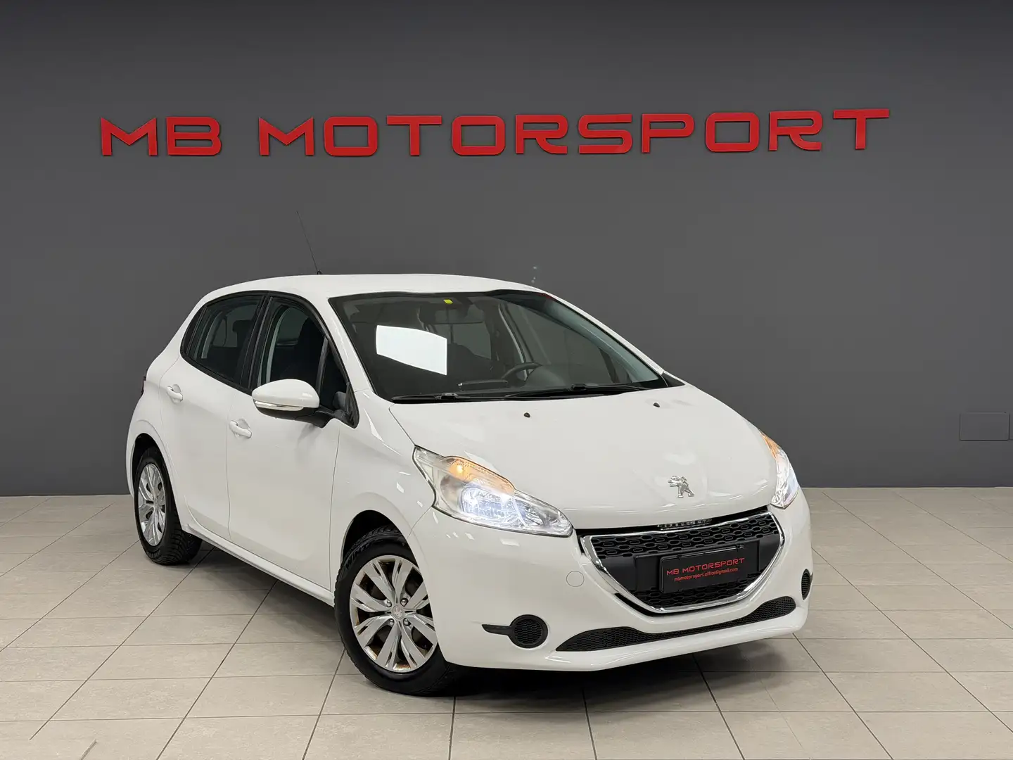 Peugeot 208 208 5p 1.4 hdi 8v Active Weiß - 1