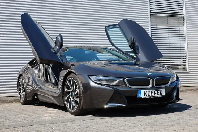 BMW i8 AWD/Harman Kardon/HUD/360°/SHZ/LED/R20