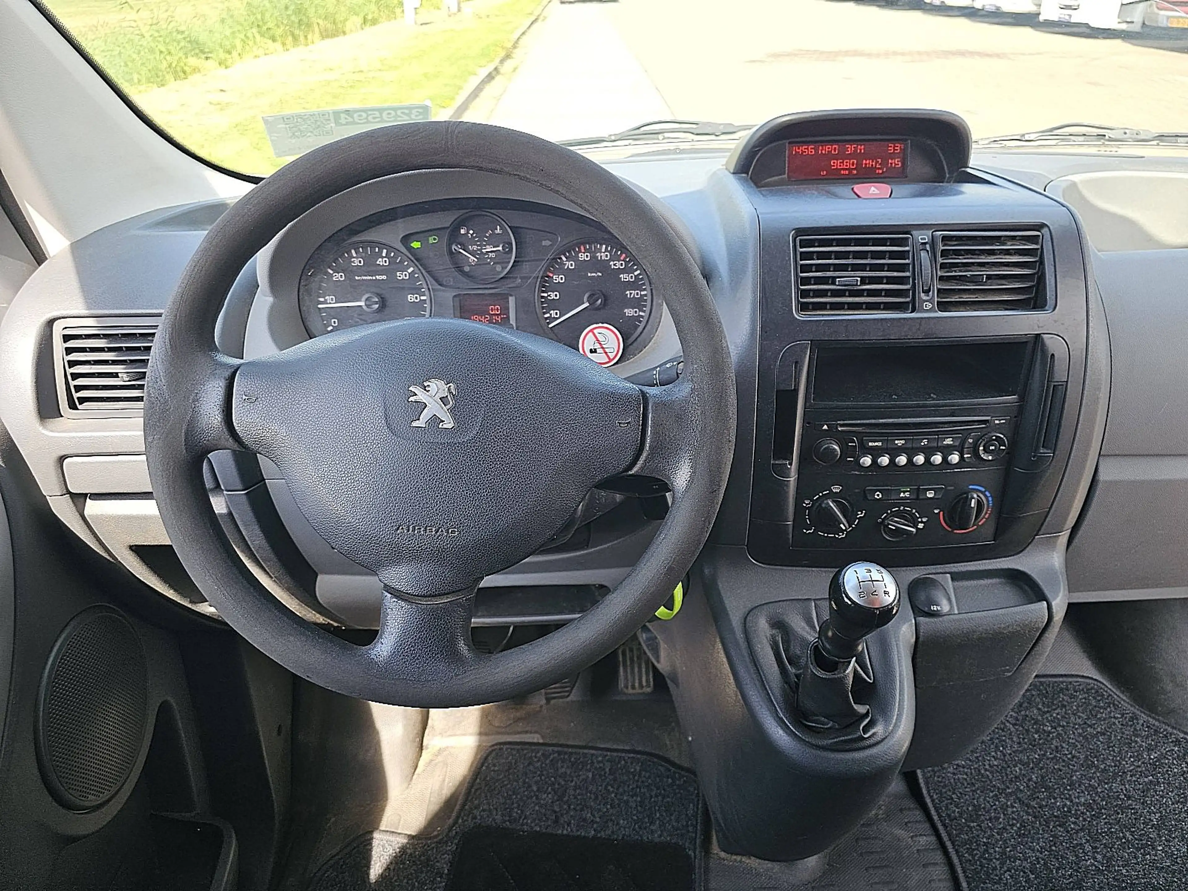 Peugeot Expert 1.6 — photo 8