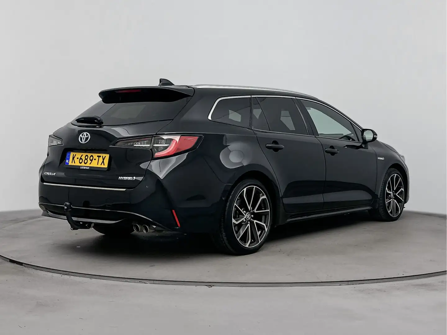 Toyota Corolla Touring Sports 2.0 Hybrid Executive | Trekhaak | N Noir - 2