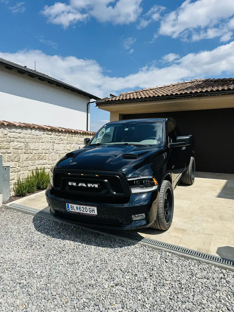 Dodge RAM 5,7 L V8 Hemi - 2