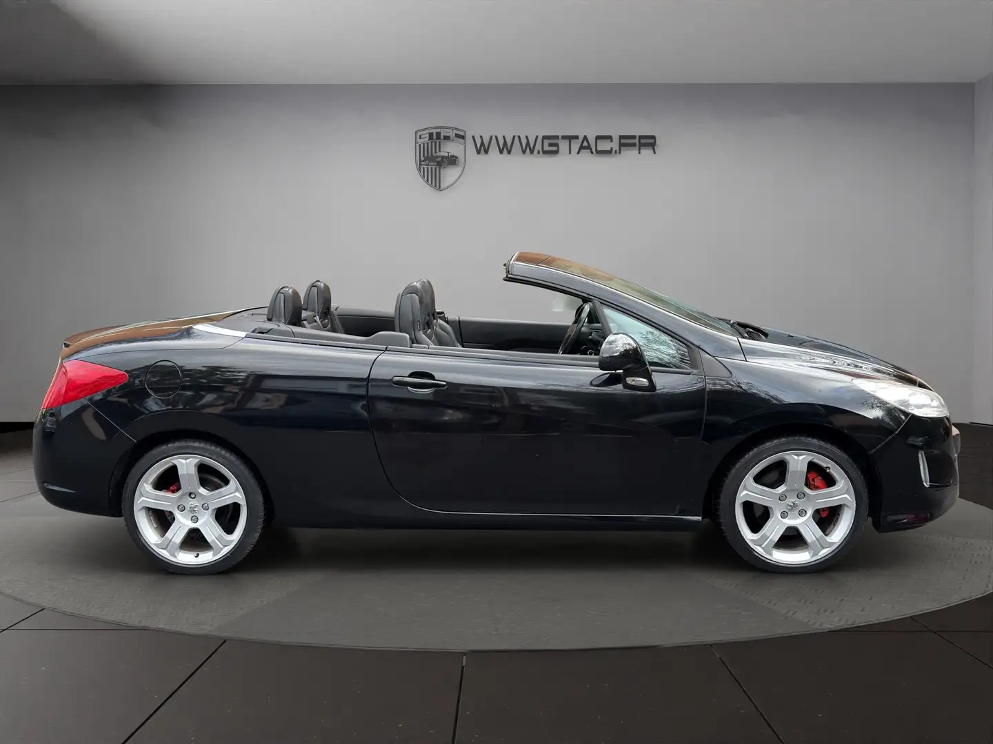 Peugeot 308 308 CC 2.0 HDi 16V 136ch FAP Féline A Schwarz - 2