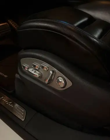 Porsche Cayenne view 8