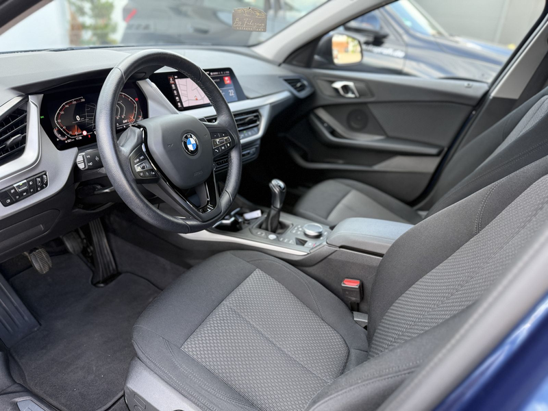 BMW 118 i Advantage Navi Carplay LED Tempomat — photo 14