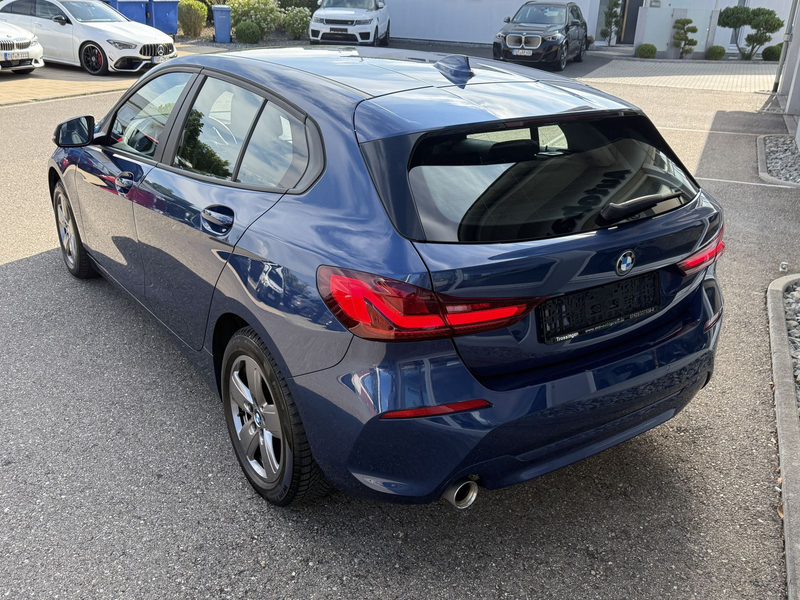 BMW 118 i Advantage Navi Carplay LED Tempomat — photo 7