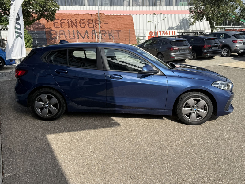 BMW 118 i Advantage Navi Carplay LED Tempomat — photo 6
