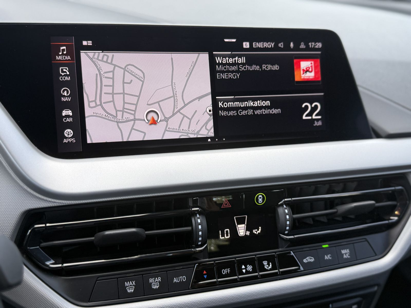BMW 118 i Advantage Navi Carplay LED Tempomat — photo 8