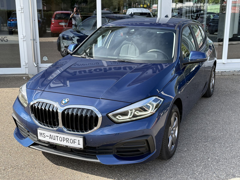 BMW 118 i Advantage Navi Carplay LED Tempomat — photo 2