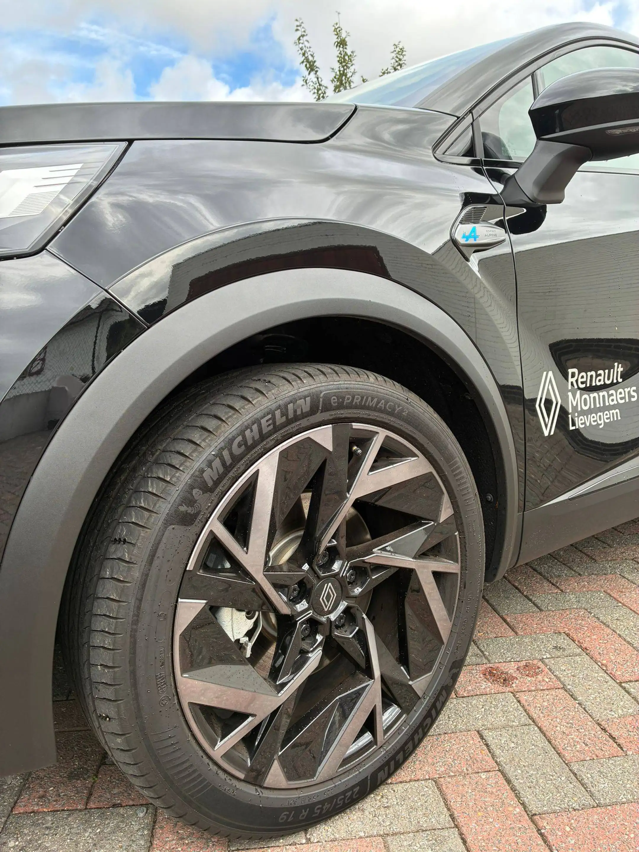 Renault Captur alpine esprit E-tech hybrid — photo 12
