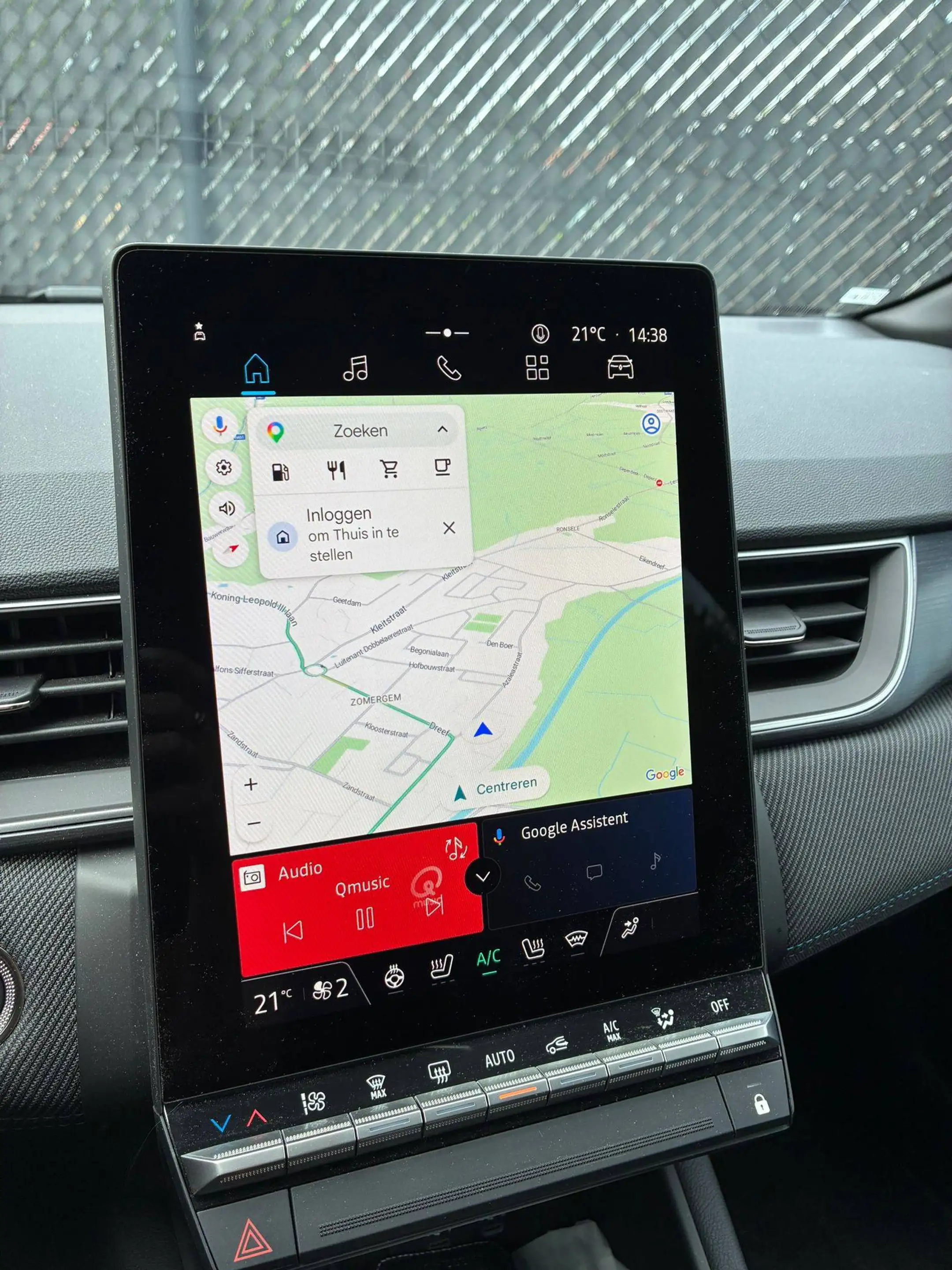 Renault Captur alpine esprit E-tech hybrid — photo 10