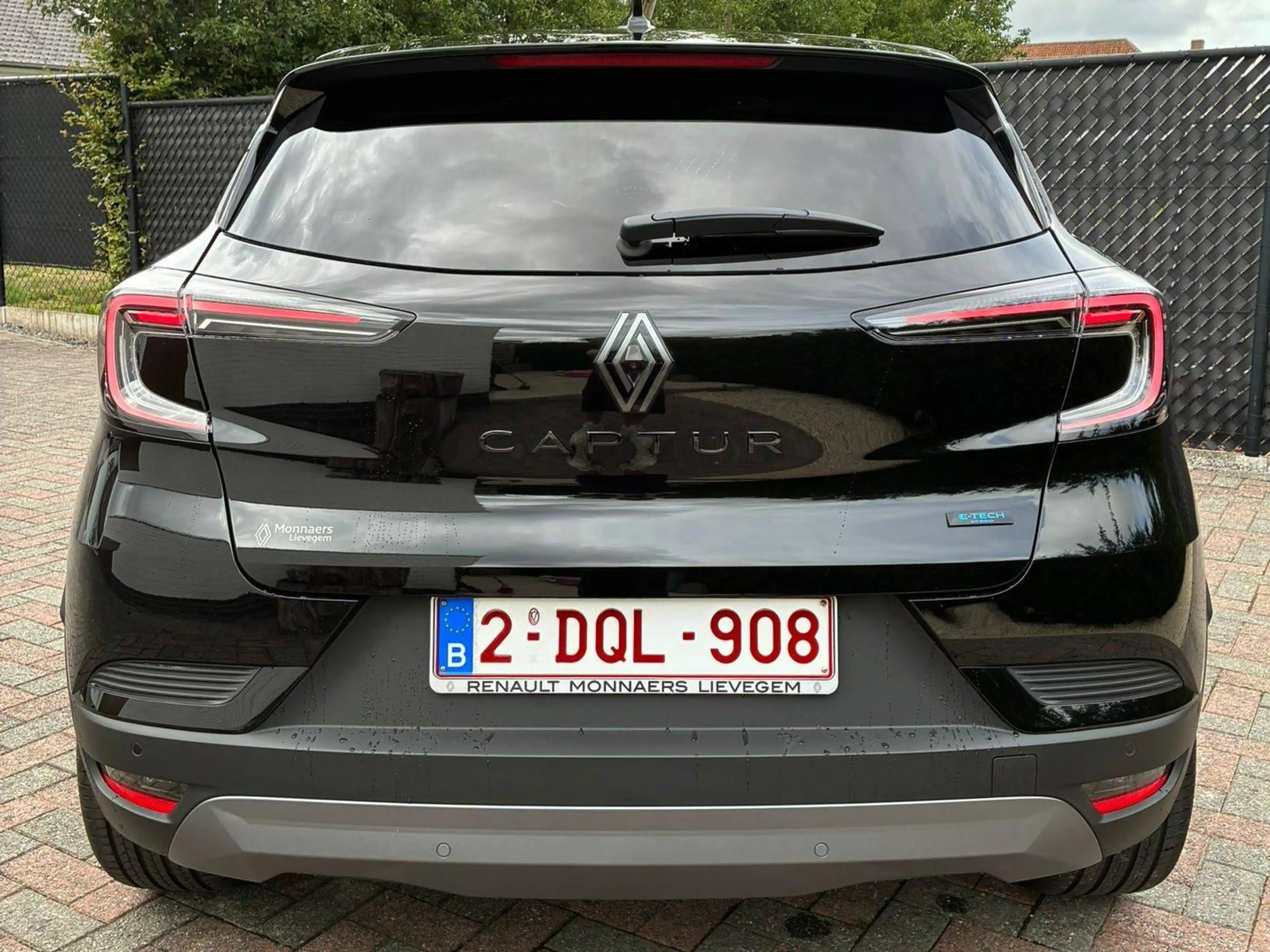 Renault Captur alpine esprit E-tech hybrid — photo 4