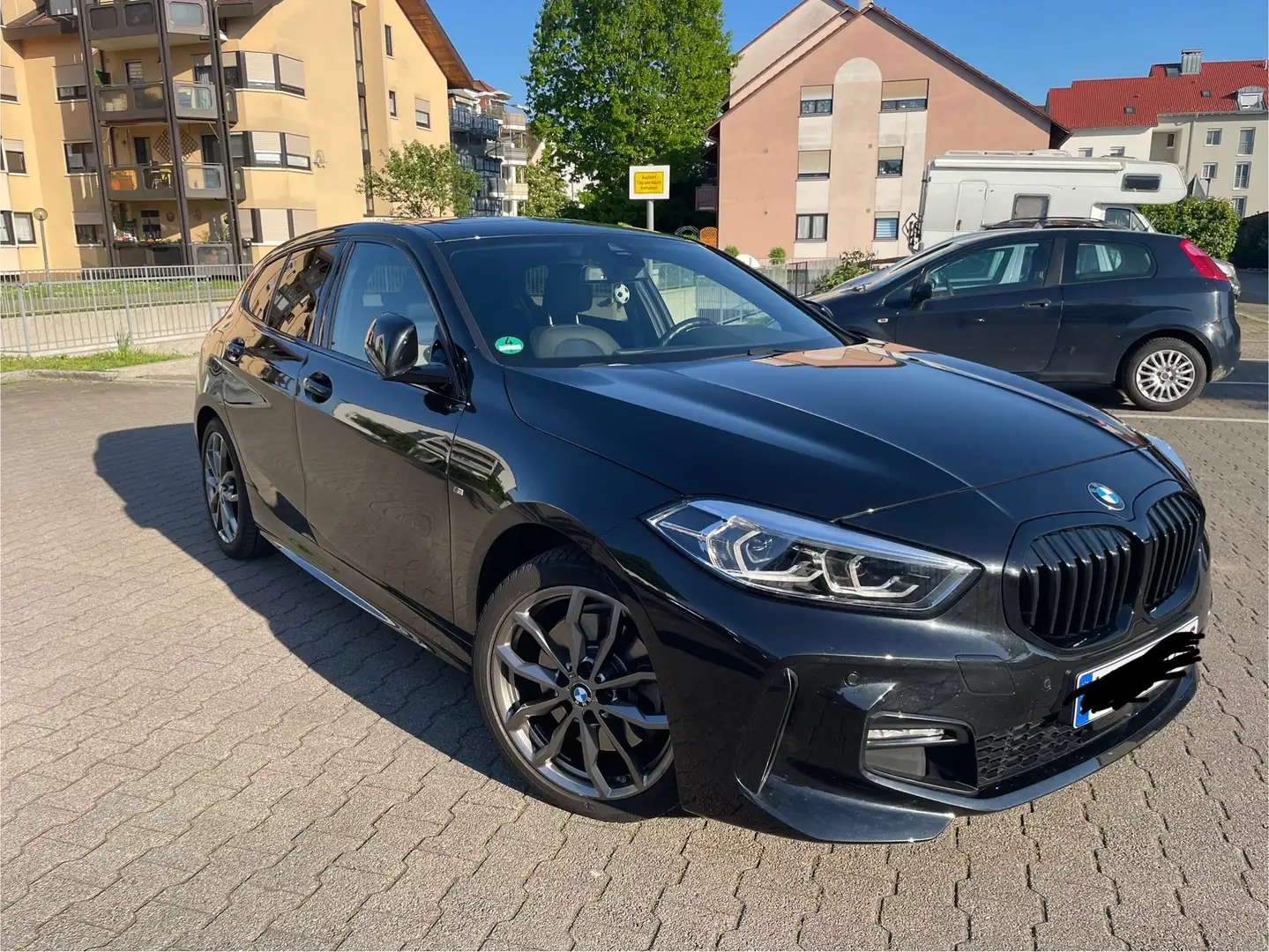 BMW 120 120i Aut. M Sport Schwarz - 2