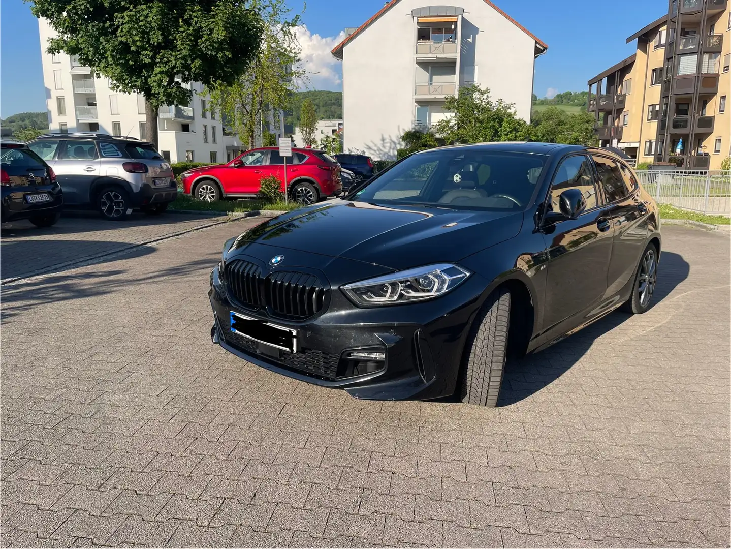 BMW 120 120i Aut. M Sport Schwarz - 1