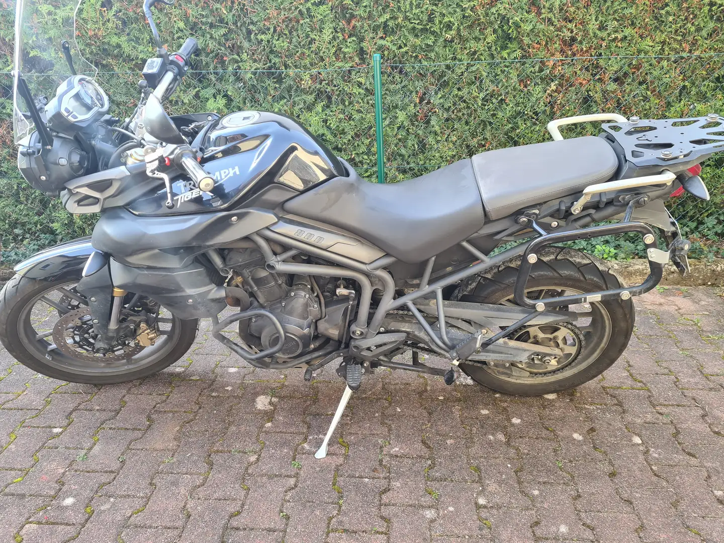 Triumph Tiger 800 On Road Fekete - 2