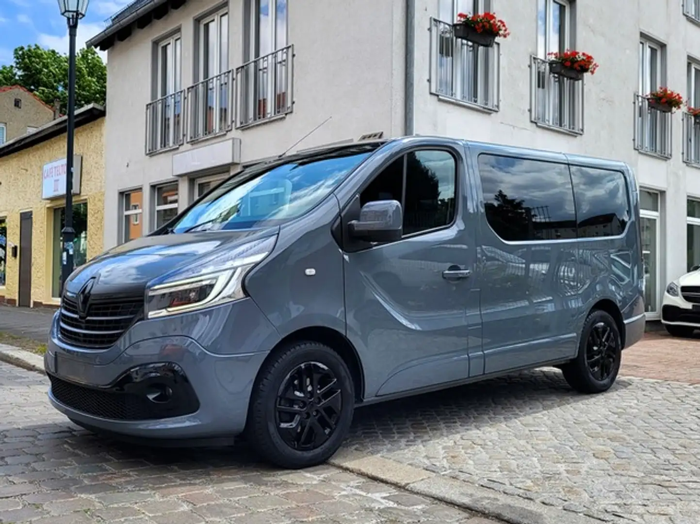 Renault Trafic Life 8-SITZ KAMERA AUTOMATIK 17" Gris - 1