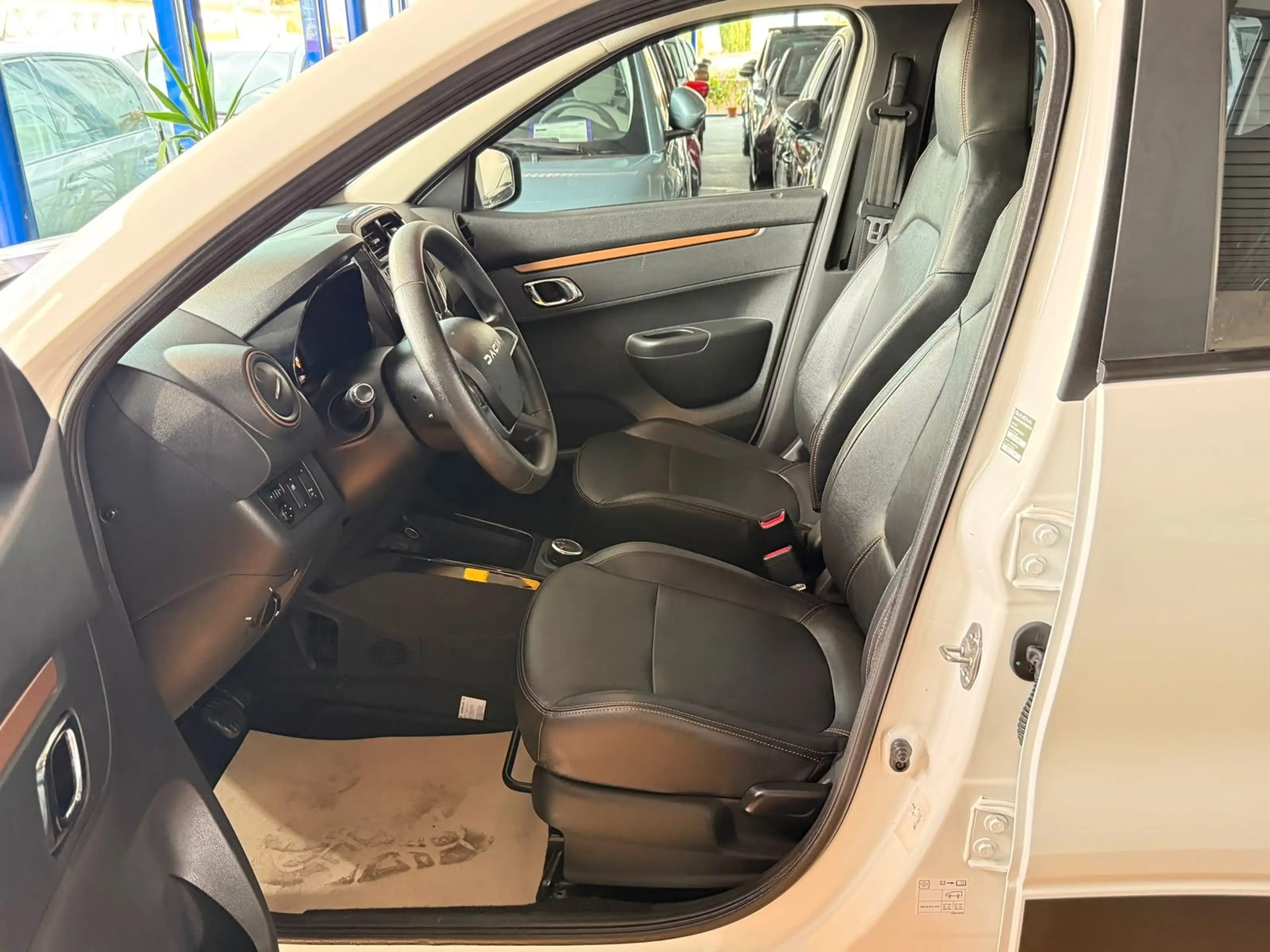 Dacia Spring 65 PS / Extreme Navi / R-Kam. 25Tkm — photo 9