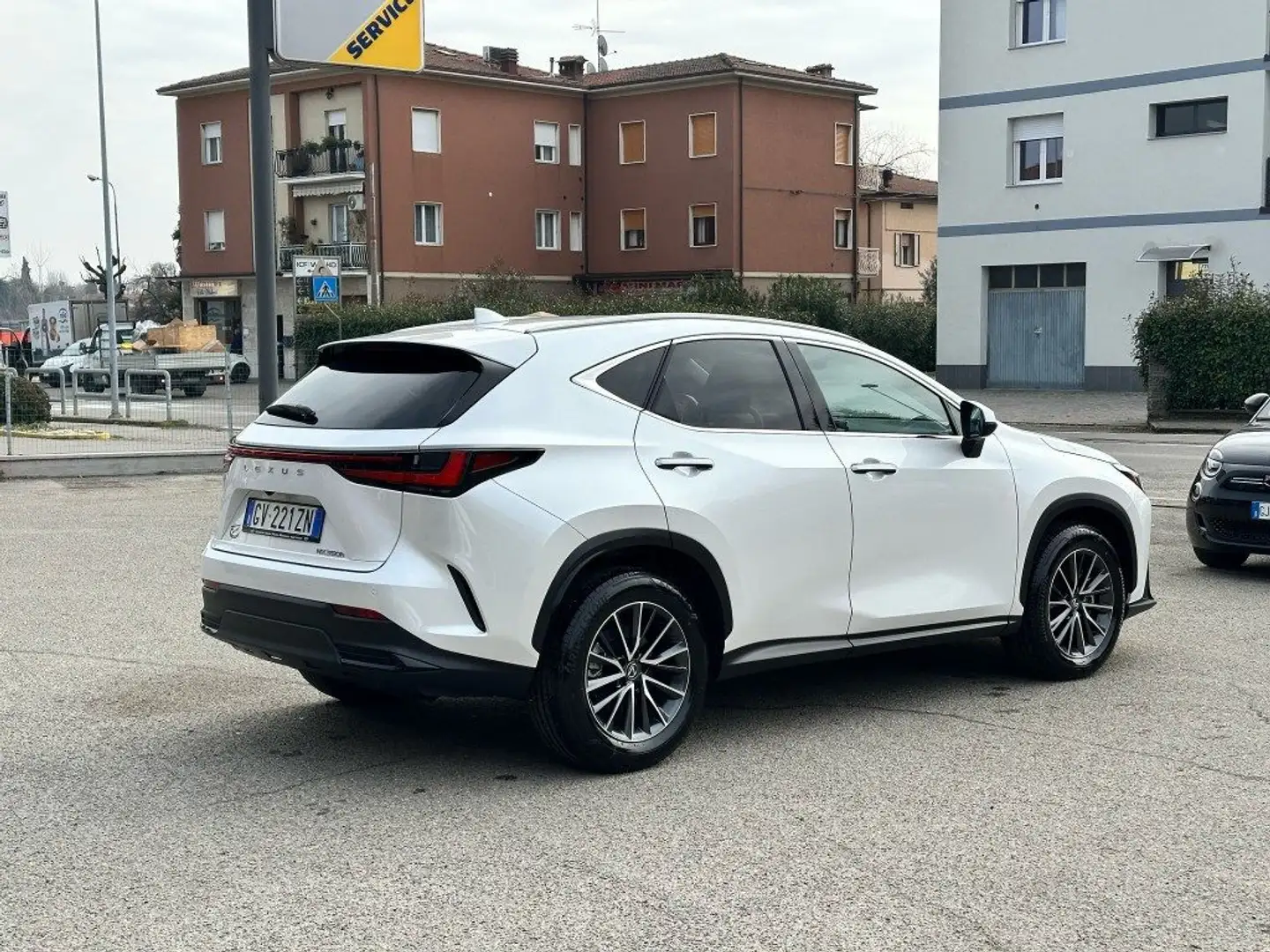 Lexus NX 350h NX Hybrid 4WD Premium + Білий - 2