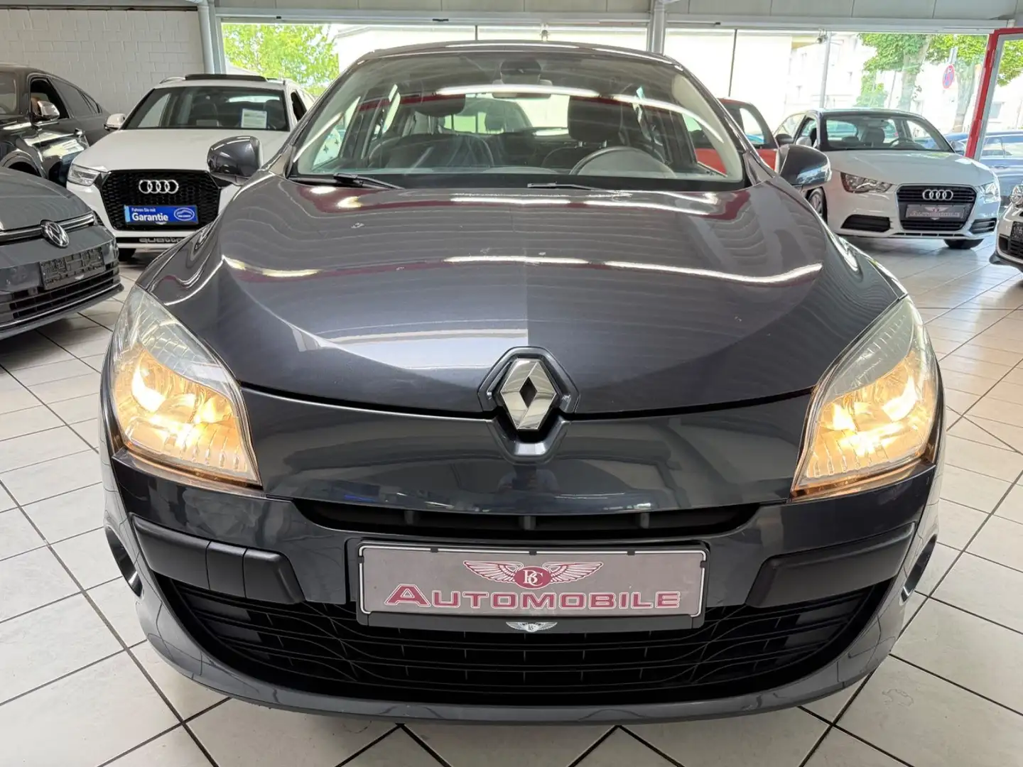 Renault Megane III Lim. 5-trg. Dynamique 1.5 dCi PDC Grau - 2