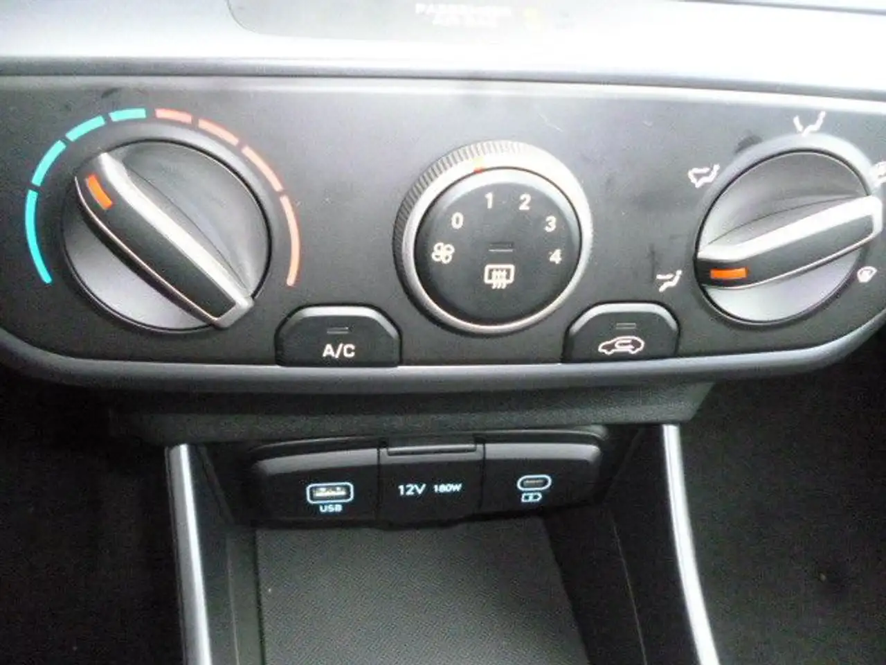 Hyundai i20 KLIMA NAVIGATION KAMERA TEMPOMAT 4x el. FH 12