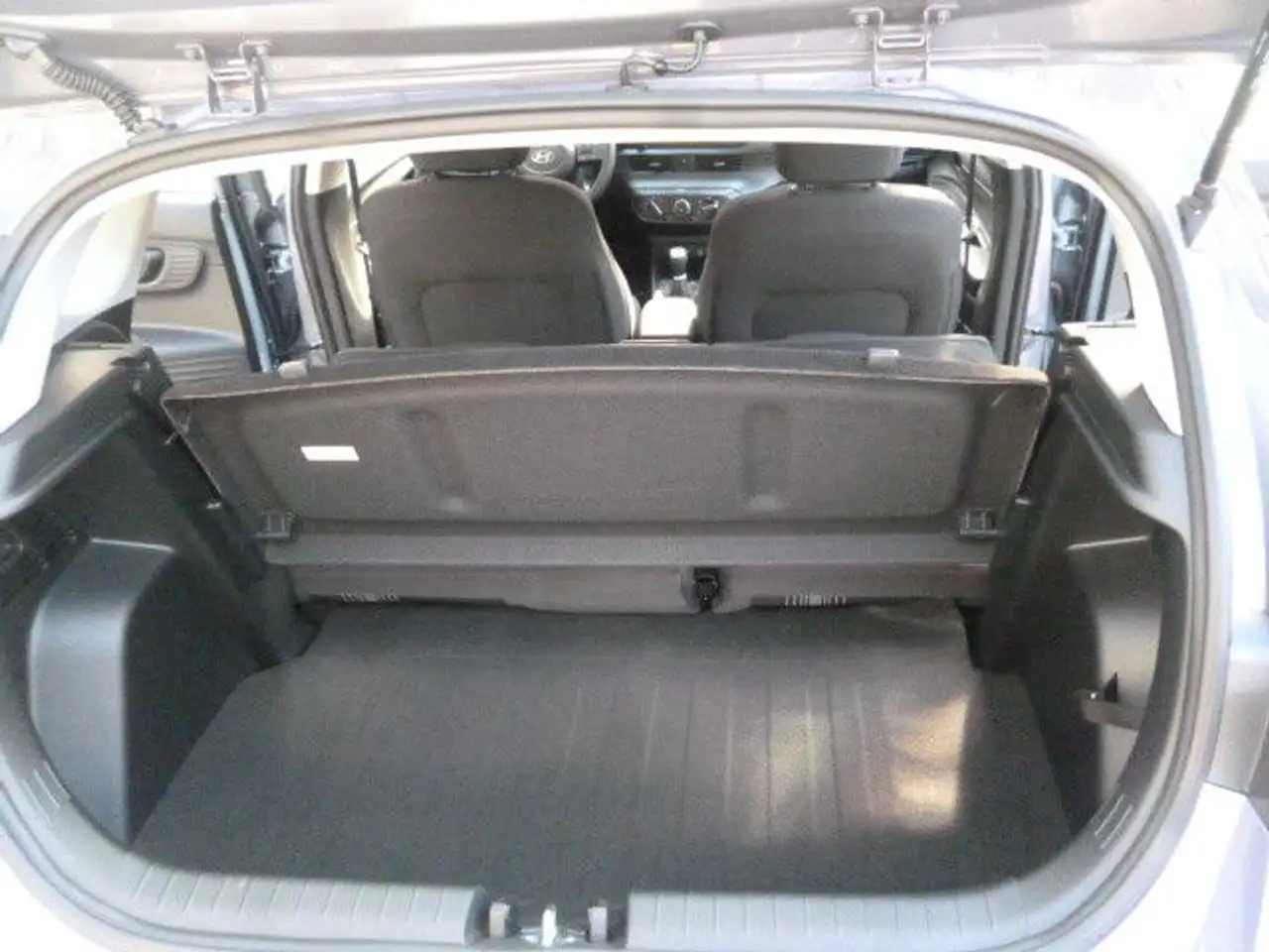 Hyundai i20 KLIMA NAVIGATION KAMERA TEMPOMAT 4x el. FH 15