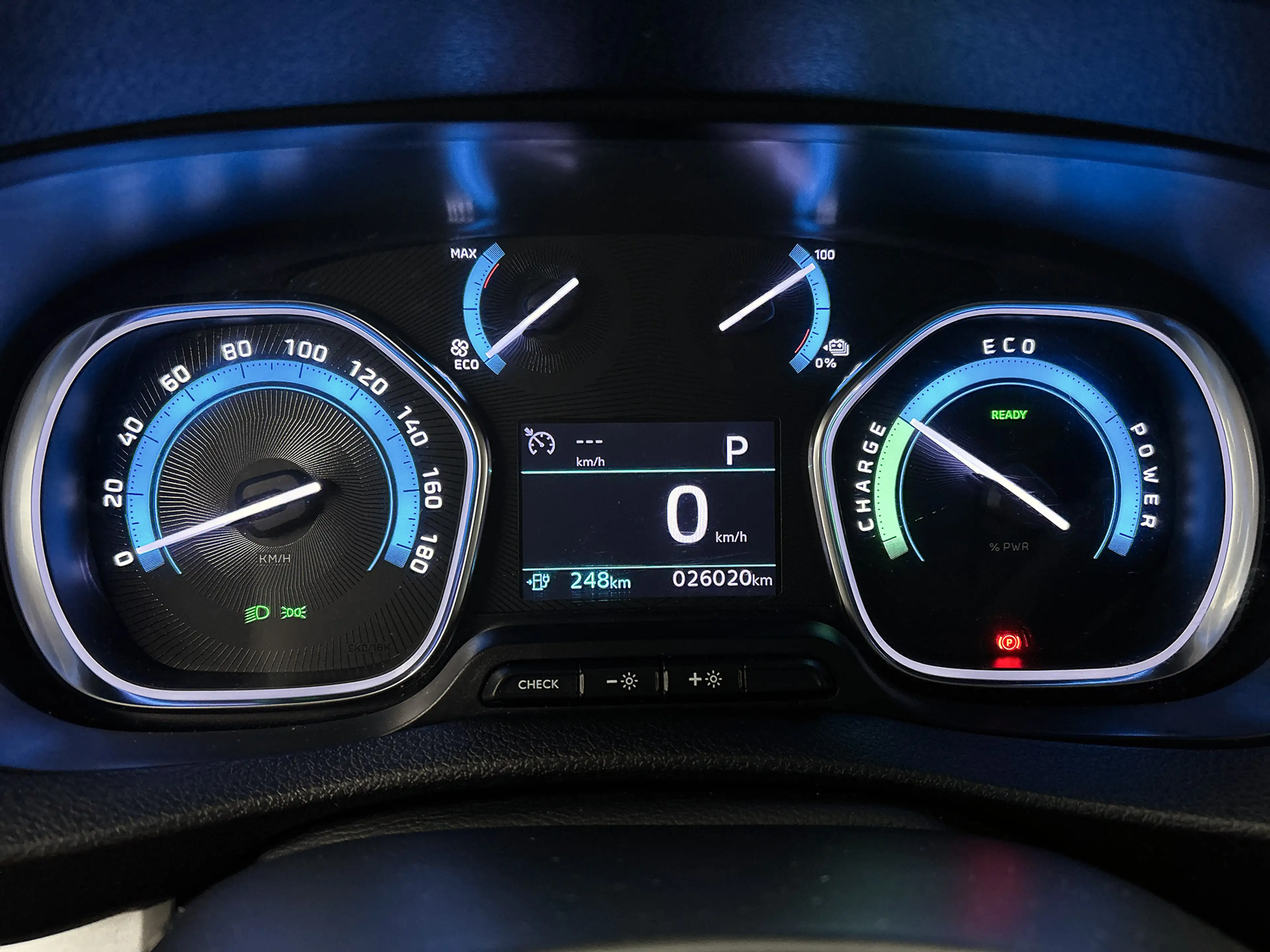 Toyota Proace Toyota Electric Shuttle Long Extra Range Cool 75 k — photo 5