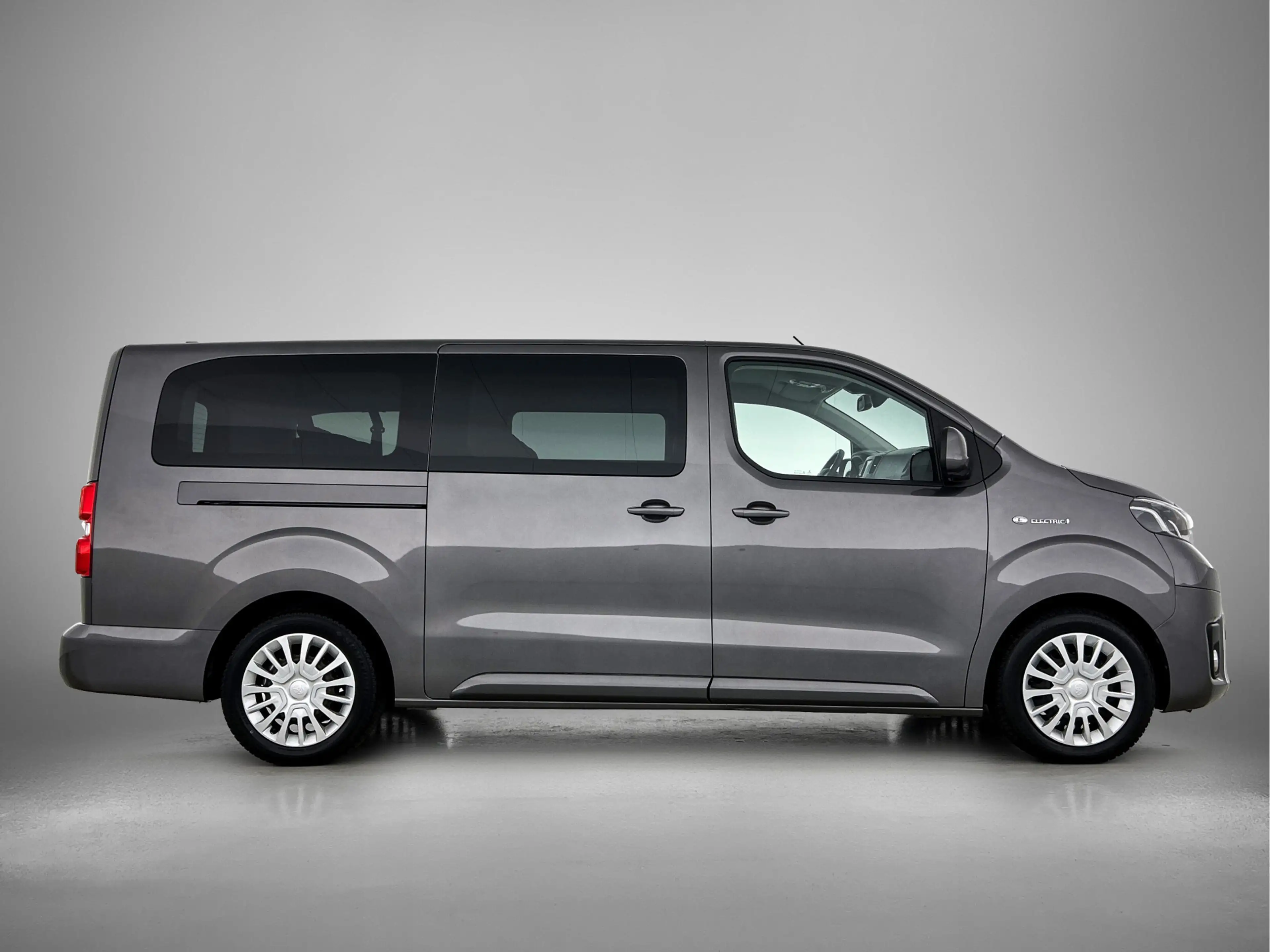 Toyota Proace Toyota Electric Shuttle Long Extra Range Cool 75 k — photo 13