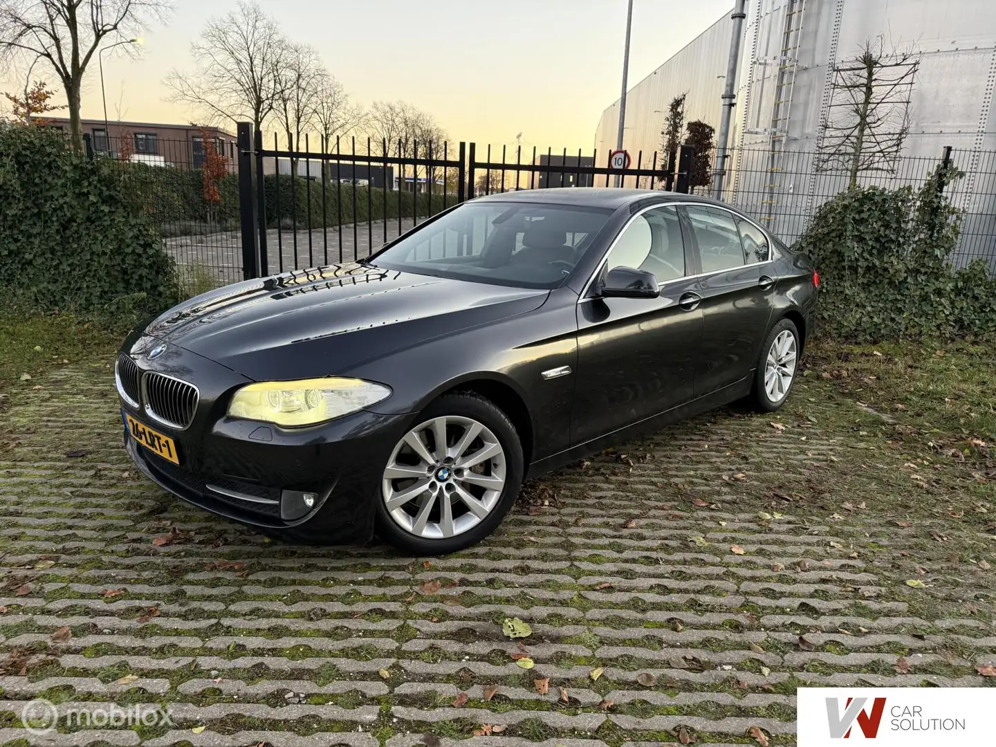 BMW 535 5-serie 535i High Exe. YOUNGTIMER NAP NAVI LEER ME Grijs - 2