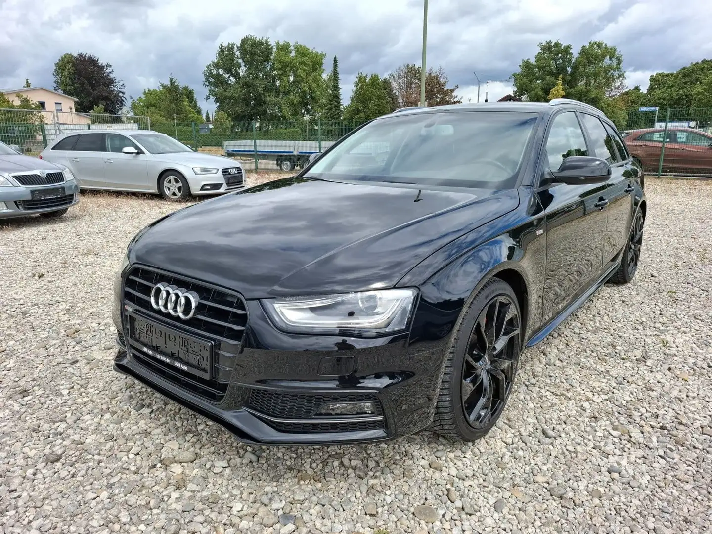 Audi A4 Avant Garantie Černá - 1