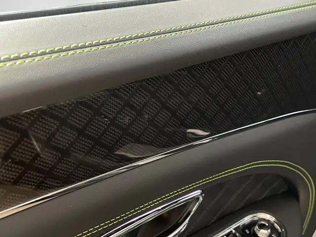 Bentley Bentayga view 10