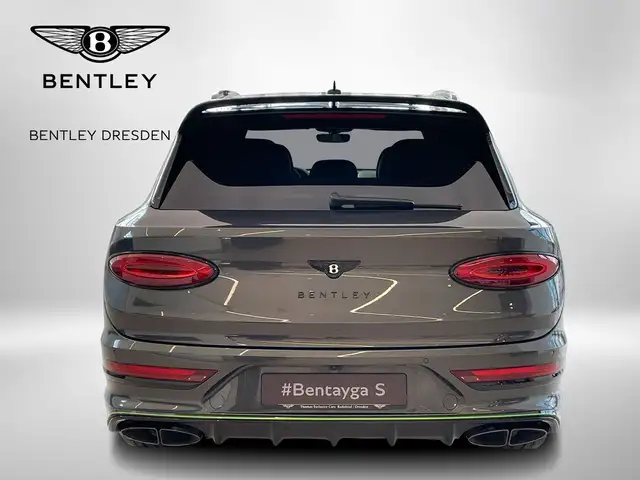 Bentley Bentayga view 4