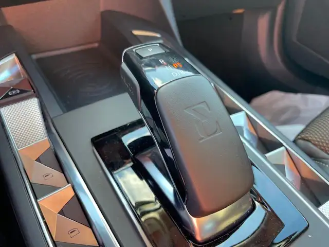 DS Automobiles DS 3 Crossback view 22