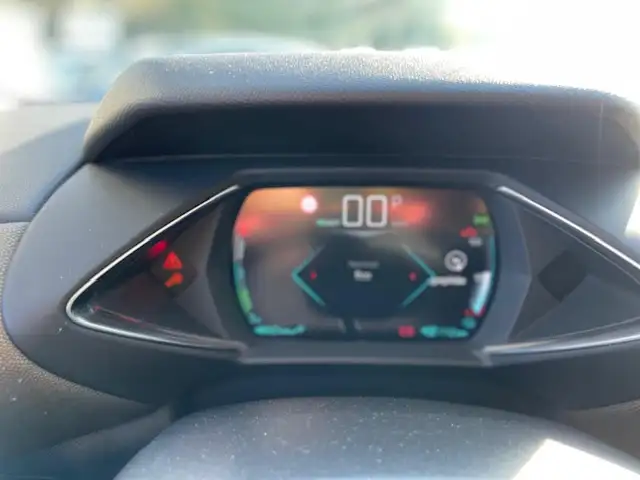 DS Automobiles DS 3 Crossback view 9