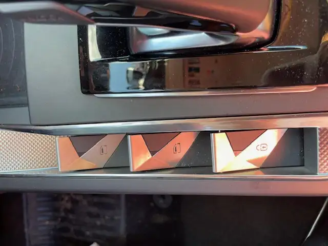 DS Automobiles DS 3 Crossback view 23