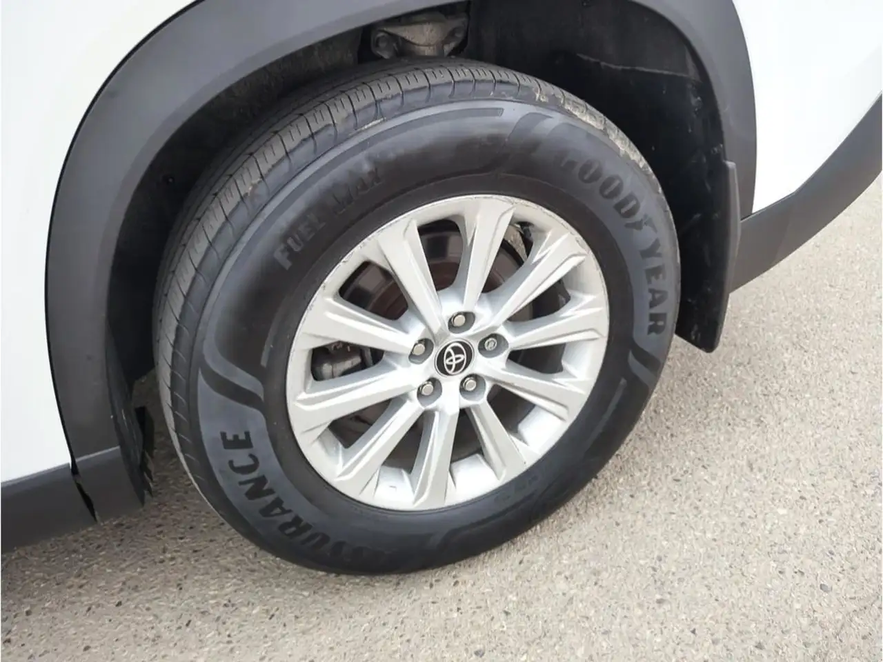 Toyota Grand Highlander снимка Toyota Grand Highlander