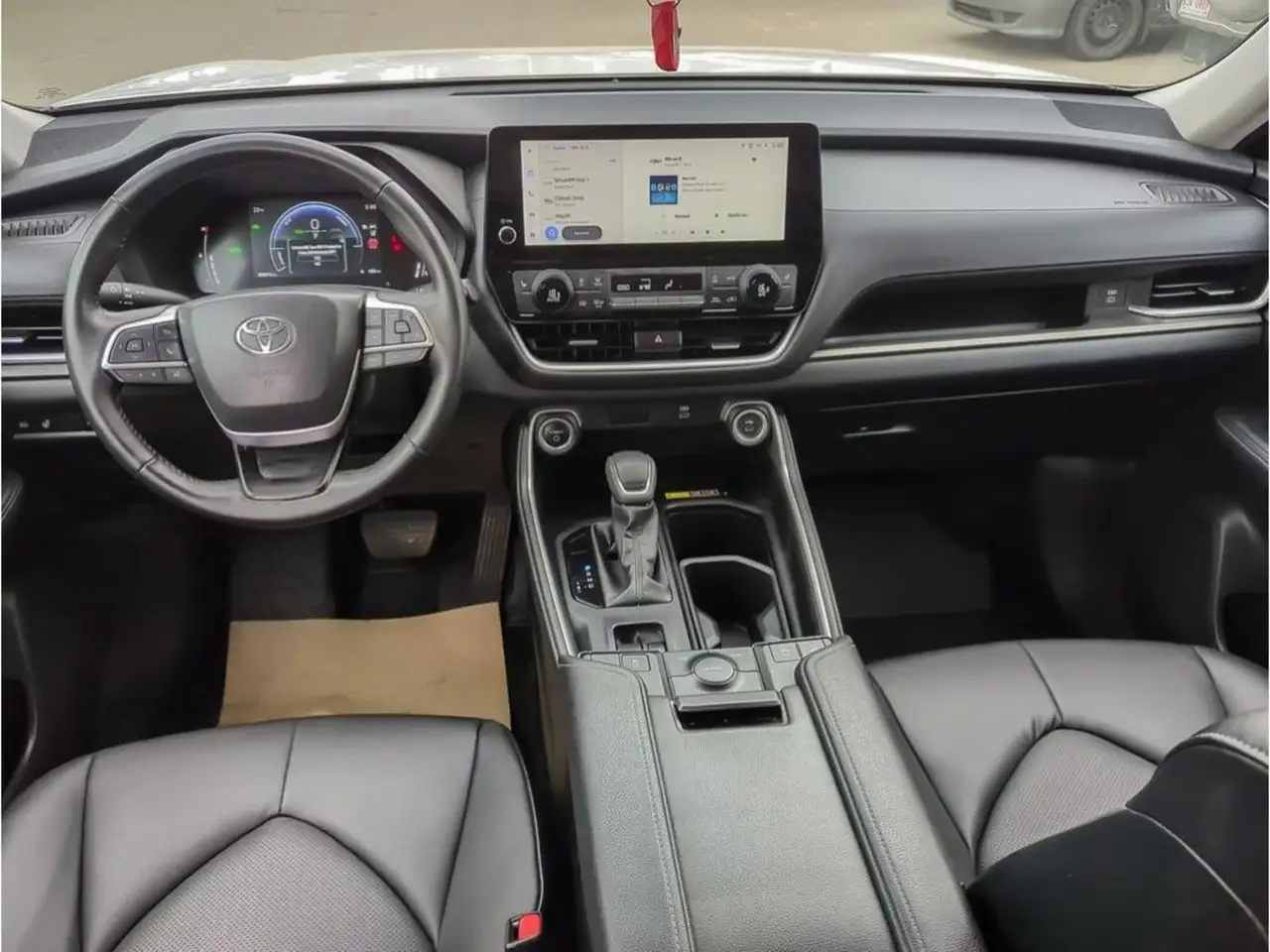 Toyota Grand Highlander снимка Toyota Grand Highlander