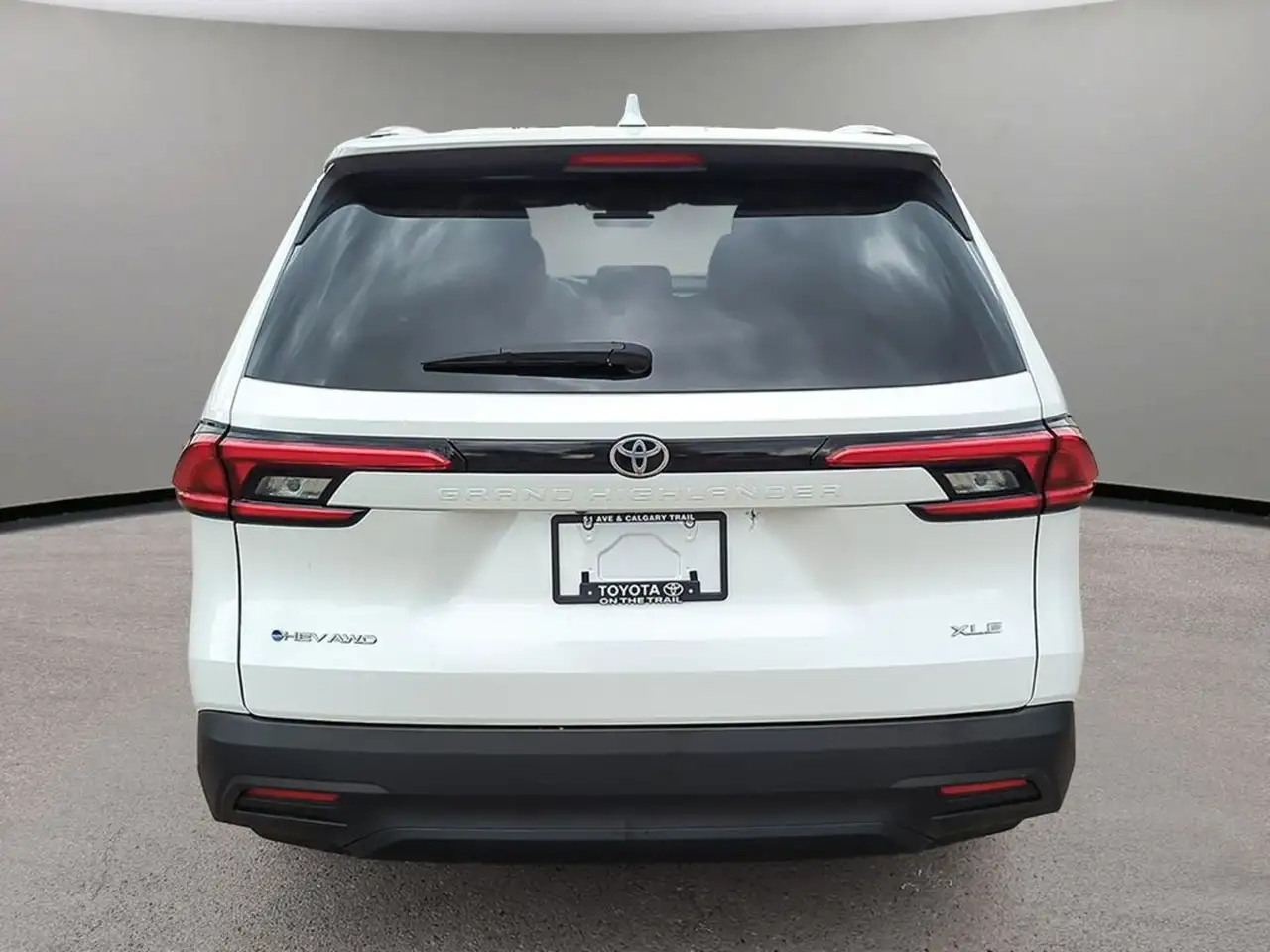 Toyota Grand Highlander снимка Toyota Grand Highlander