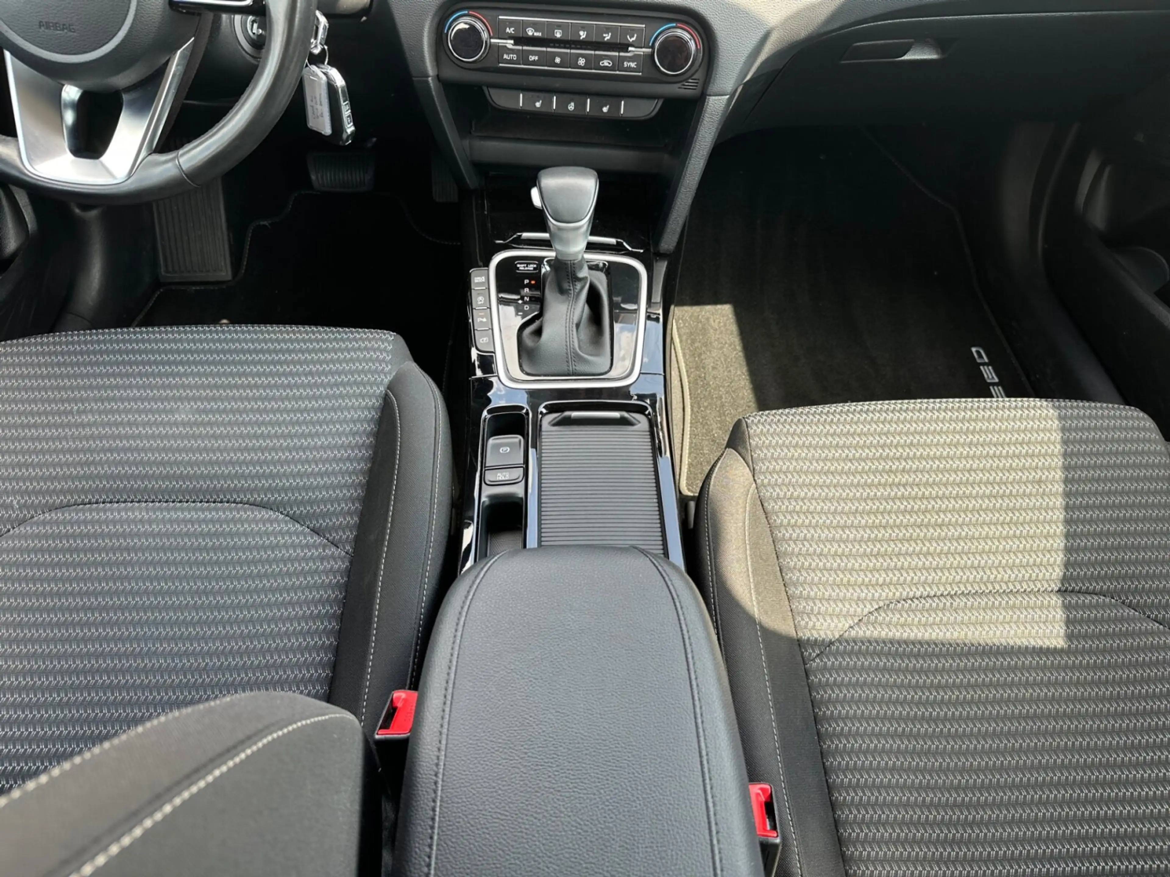 Kia Ceed SW / cee'd SW Ceed Sportswagon 1.6 CRDi Spirit DCT Navi | AHK BC — photo 8