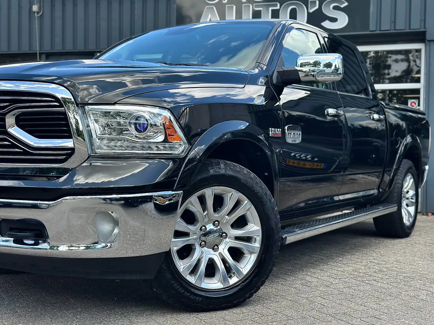 Dodge RAM 1500 5.7 V8 Crew Cab Longhorn Marrón - 2