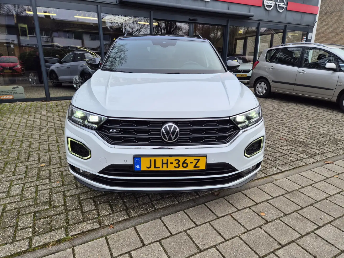 Volkswagen T-Roc 1.5 TSI Sport Business R automaat Wit - 2