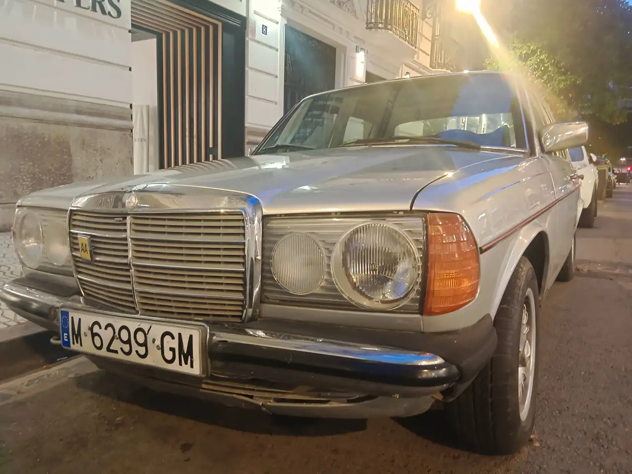 Mercedes-Benz 300D, foto 2