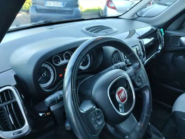 Fiat 500l view 11