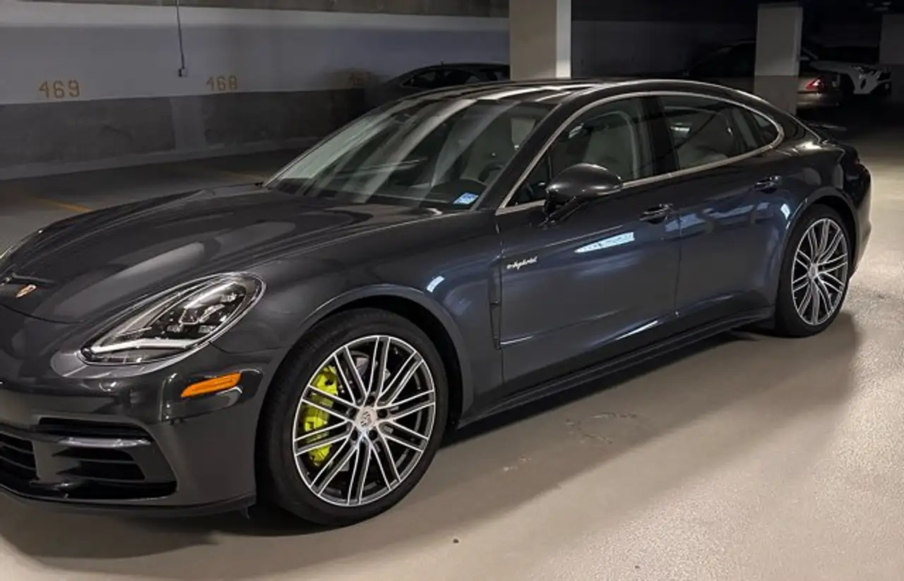 Porsche Panamera снимка Porsche Panamera