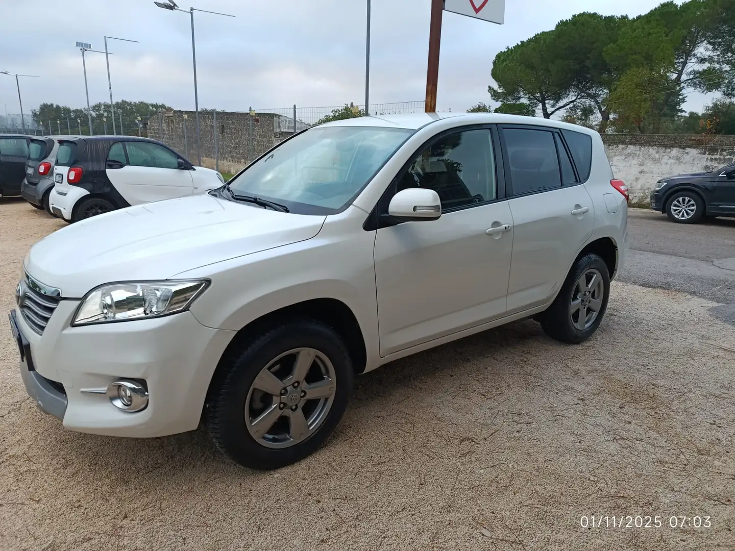 Toyota RAV 4 RAV4 Crossover 2.2 D-4D 150 CV Lounge 4X4 PERFETTA Blanc - 1